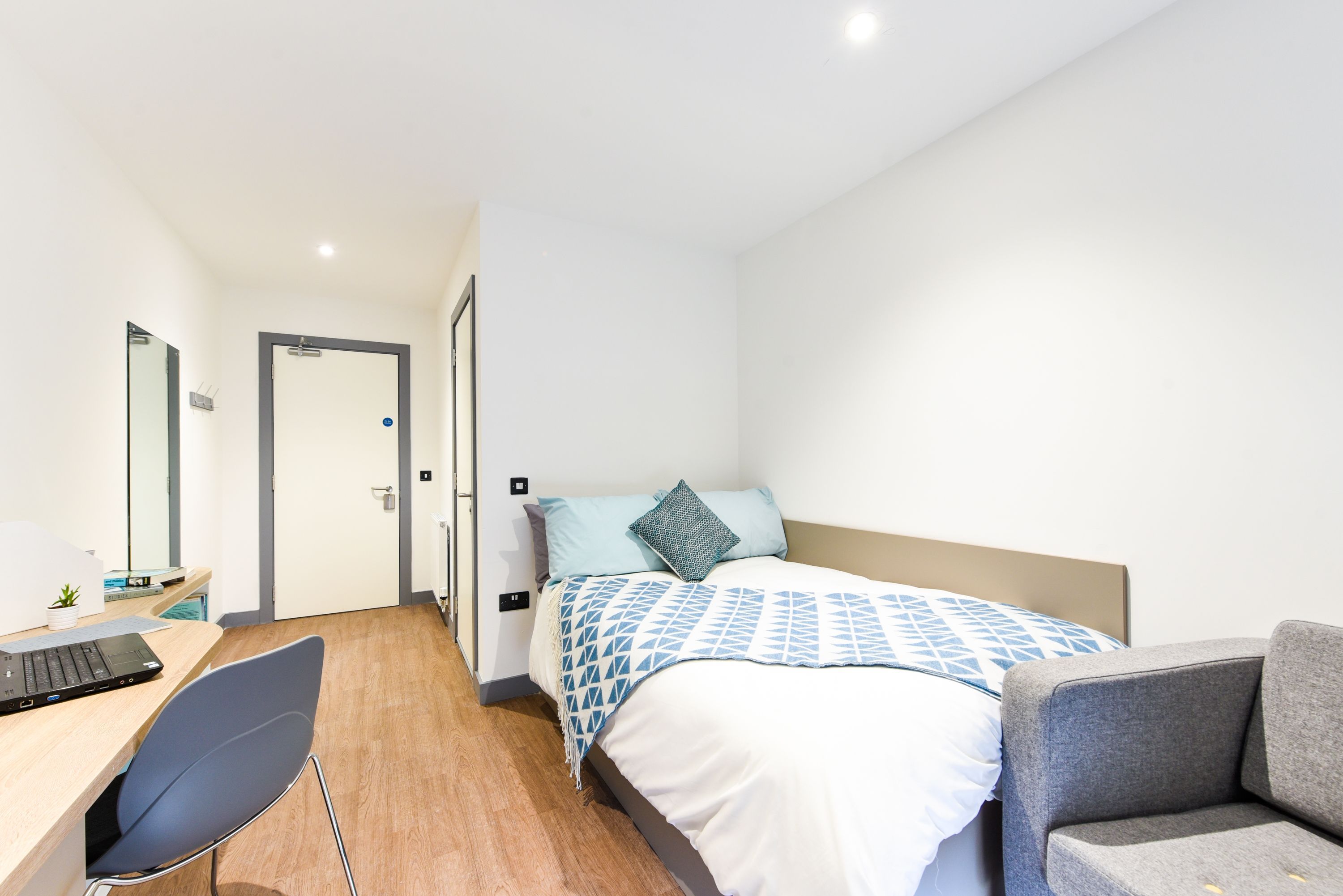 Ensuite Bronze - City View